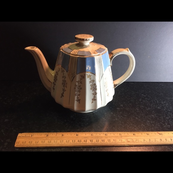 Grandma’s Sewing Kit Vintage Sadler Teapot - Picture 7 of 10